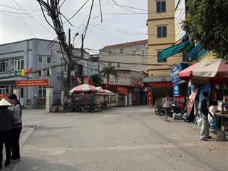 Bán nhà đẹp 4 tầng cách đại học tài nguyên môi trường 1,4km, ô tô đỗ cửa 8.5 tỷ