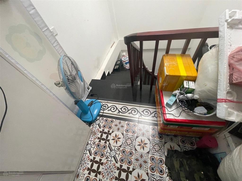 Bán nhà 5 tầng dân xây gần đại học thương mại cách 20m đường ô tô tránh 9,1 tỷ