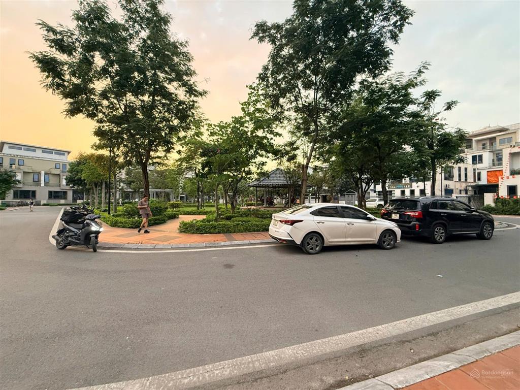 Cần bán căn liền kề 4 tầng hai mặt tiền tại phân khu lan viên 2  kđt đặng xá, gia lâm, hà nội
