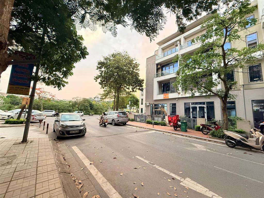 Cần bán căn liền kề 4 tầng hai mặt tiền tại phân khu lan viên 2  kđt đặng xá, gia lâm, hà nội