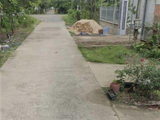 Làm ăn thua lỗ nên bán gấp nền đất thổ cư 250m2 ( 5*50) tc 100.giá 300 triệu bao sổ .