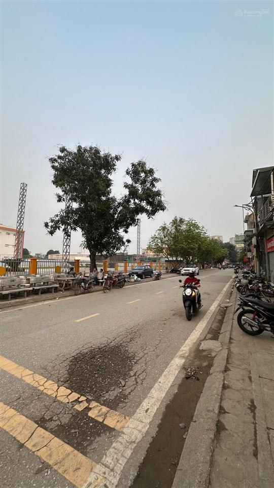 Bán đất cổ linh 155m² , mt 5m vỉa hè ôtô tránh kinh doanh gía chào 30 tỷ có tl .