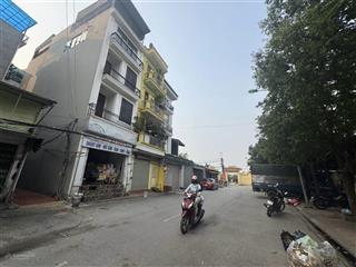 Hiếm rồi ạ. nhà việt hưng mặt kinh doanh ô tô tránh 35m2  ô tô tránh ngày đêm