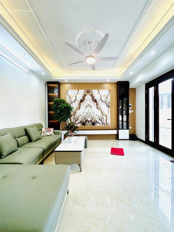 Hiếm có khó tìm! nhà đẹp ngô gia tự  long biên  ngõ ô tô vào  thang máy xịn  chỉ 9,85 tỷ