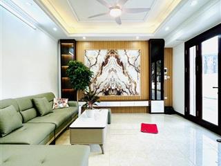Hiếm có khó tìm! nhà đẹp ngô gia tự  long biên  ngõ ô tô vào  thang máy xịn  chỉ 9,85 tỷ