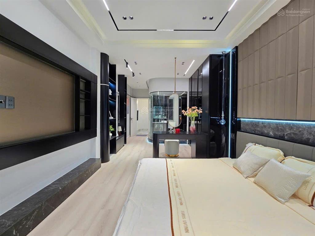 Bán nhà 4,5 tầng mặt tiền kinh doanh đường đống đa p. thạch thang , q. hải châu