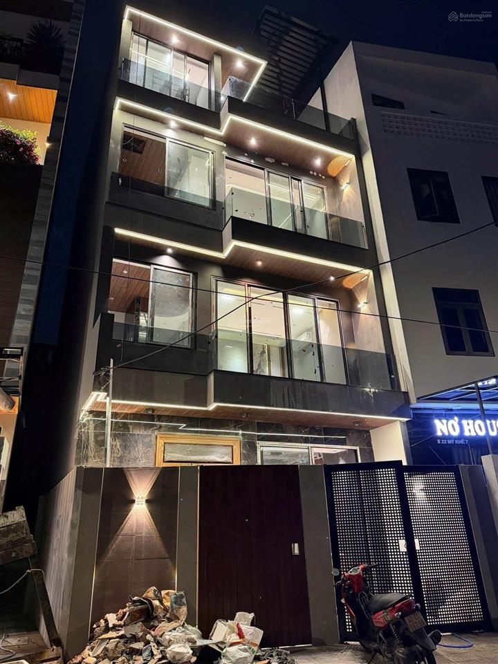 10.99 tỷ  mt mỹ khê 7 kề bên block xây trung tâm tài chính  71,6m2  ngang 5m5