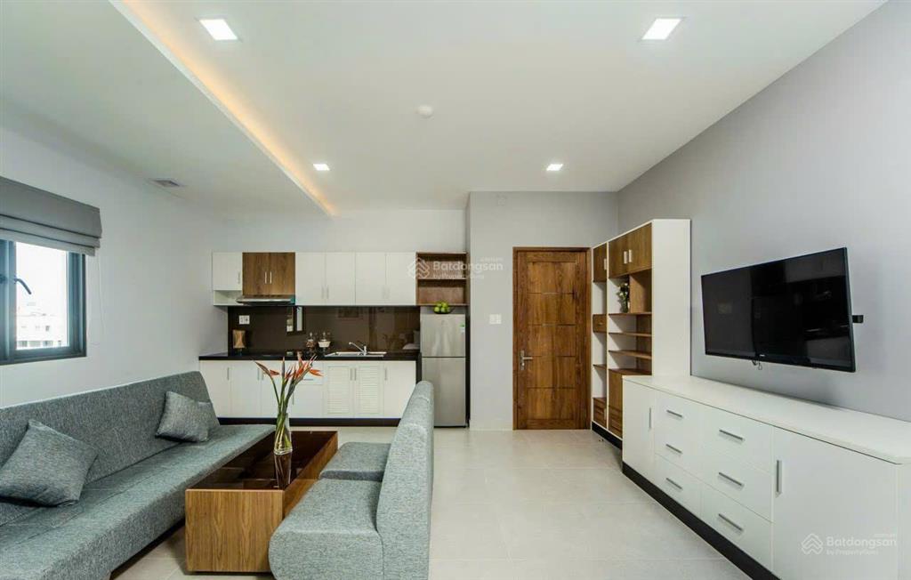 Căn hộ ban công đẹp cửa sổ lớn gần hàng xanh, sát quận 1, đường nguyễn cửu vân , quận bình thạnh