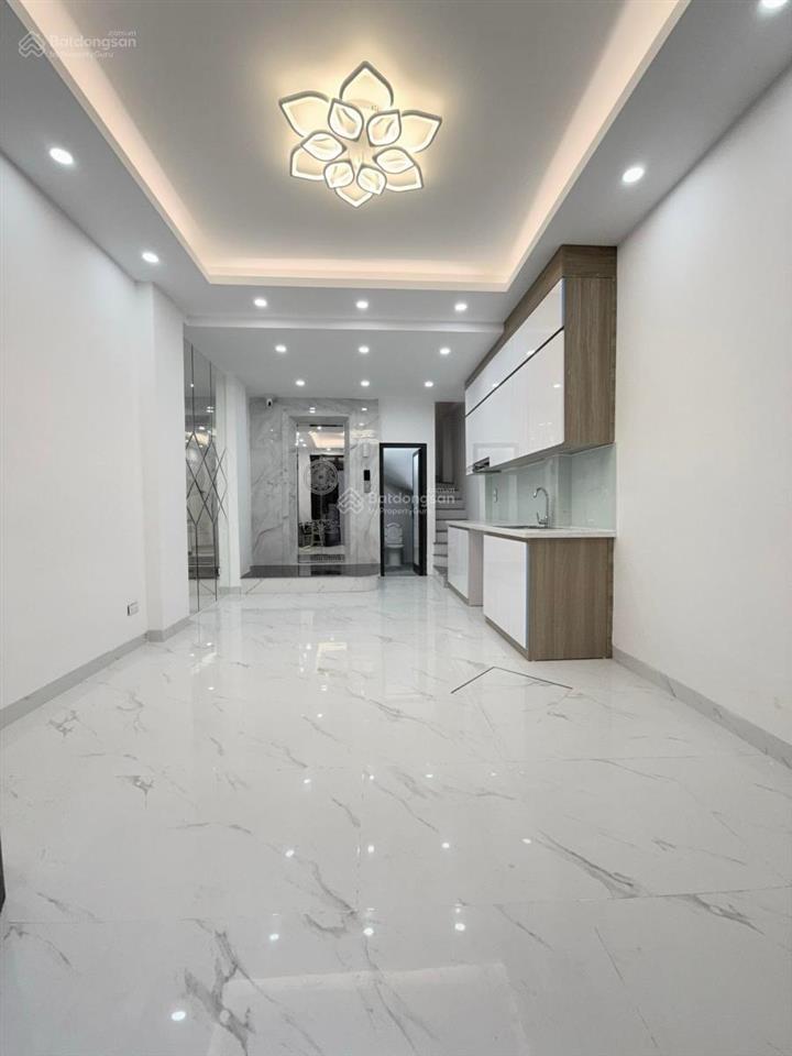 Bán nhà xuân la  42m2  6 tầng thang máy  9.45 tỷ  ngõ rộng  kinh doanh