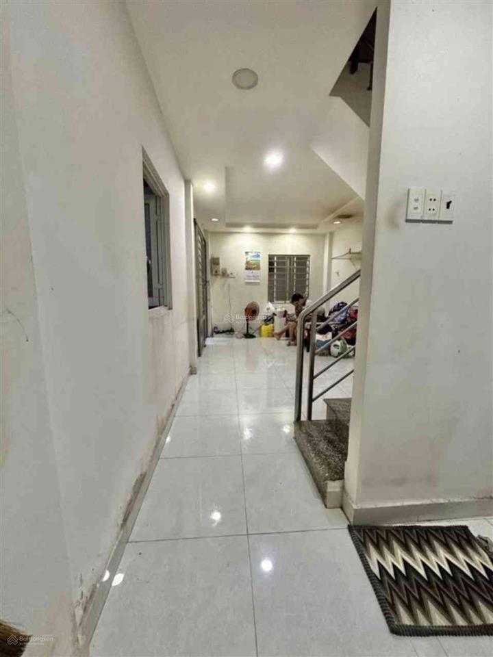 Bán nhà hẻm lê hồng phong quận 10 gần vòng xoay lý thái tổ 4,x tỷ.