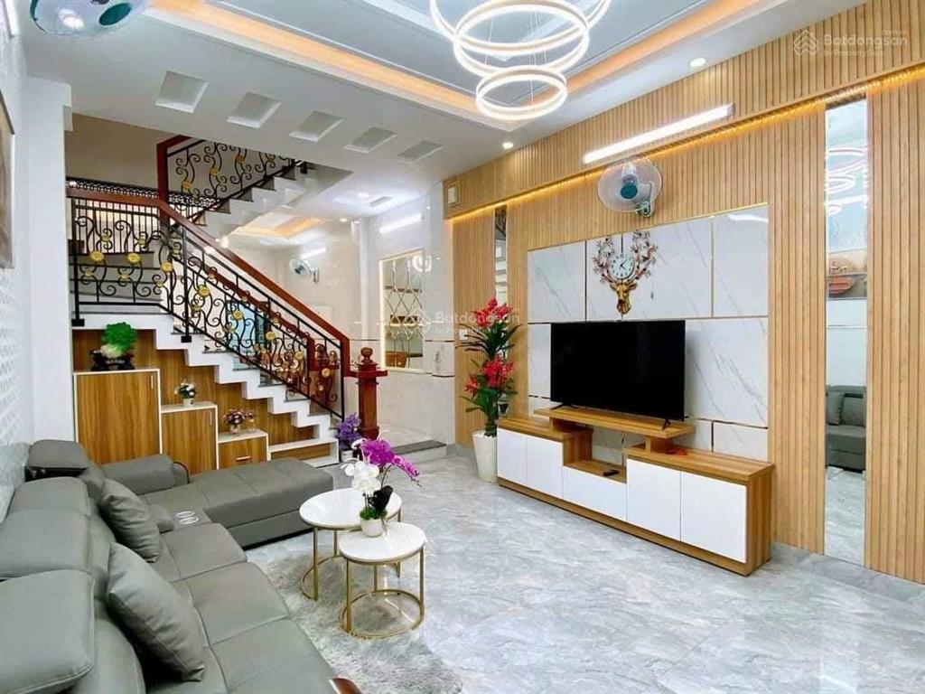 Kẹt tiền bán gấp nhà hxh bình trị đông, 72m2, 4 tầng btct, gần khu tên lửa, aeon mall, hẻm rộng 6m.