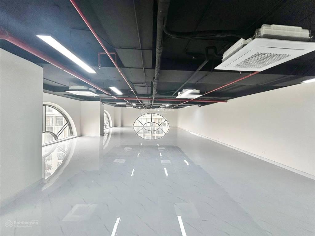 Cho thuê văn phòng thuộc tầng 4 khối đế tòa housinco premium 288 nguyễn xiển  hà nội