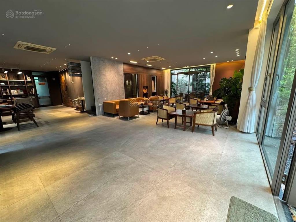 Cho thuê nhà mặt phố nguyễn lam, nhà biệt thự 225m2, xây 180m2 x 3 tầng, mt 10m, giá chỉ 70tr