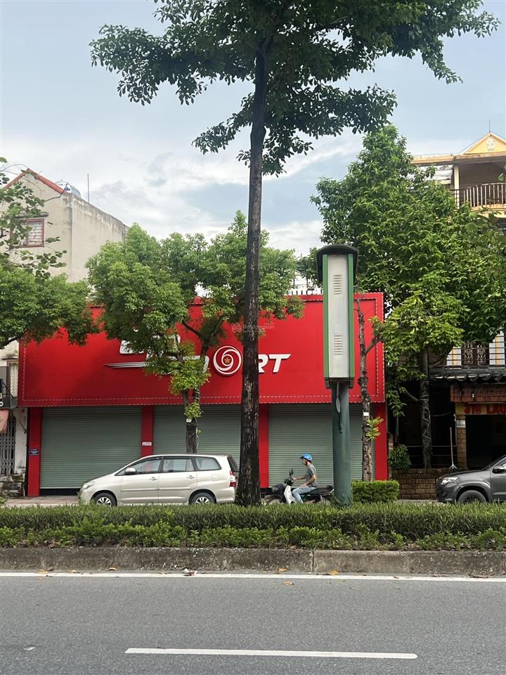 Cho thuê nhà mặt phố nguyễn văn cừ, 300m2, thông sàn, mt 7m, giá 70tr, cực đẹp