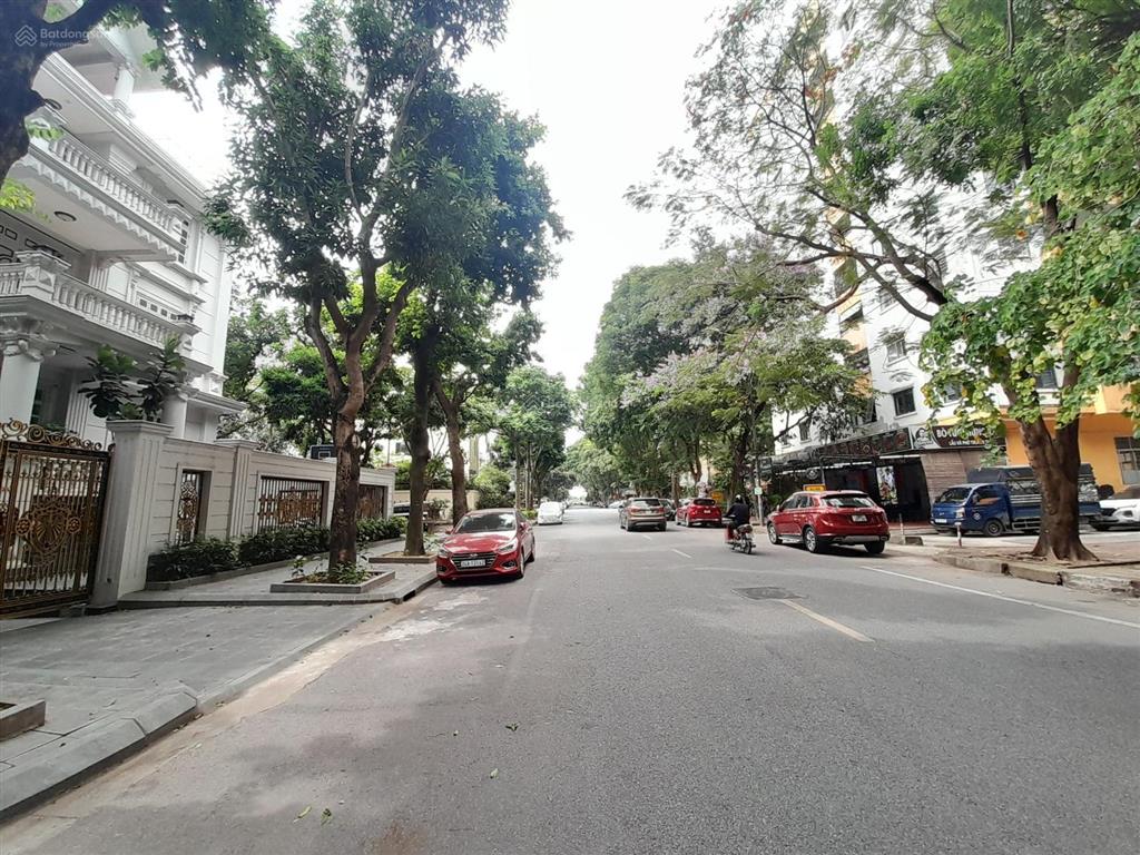 Cho thuê nguyên căn biệt thự kđt bán đảo linh đàm, 600m,4 tầng,mt30m, lô góc, mặt đường lớn.