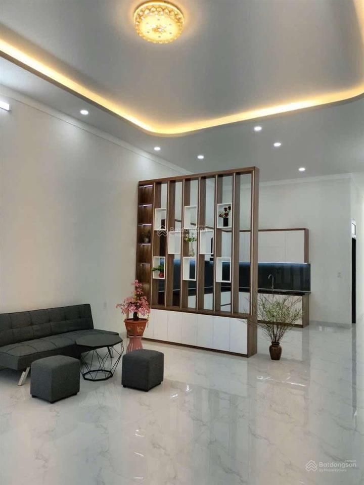 Bán nhà chính chủ hẻm xe hơi gần chợ trường học