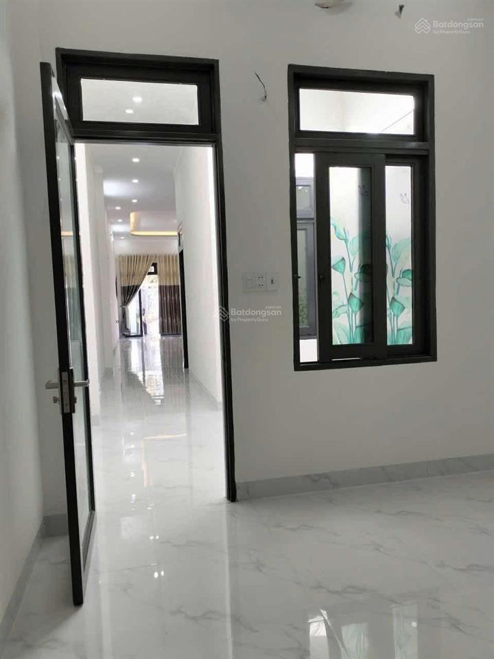 Bán nhà chính chủ hẻm xe hơi gần chợ trường học