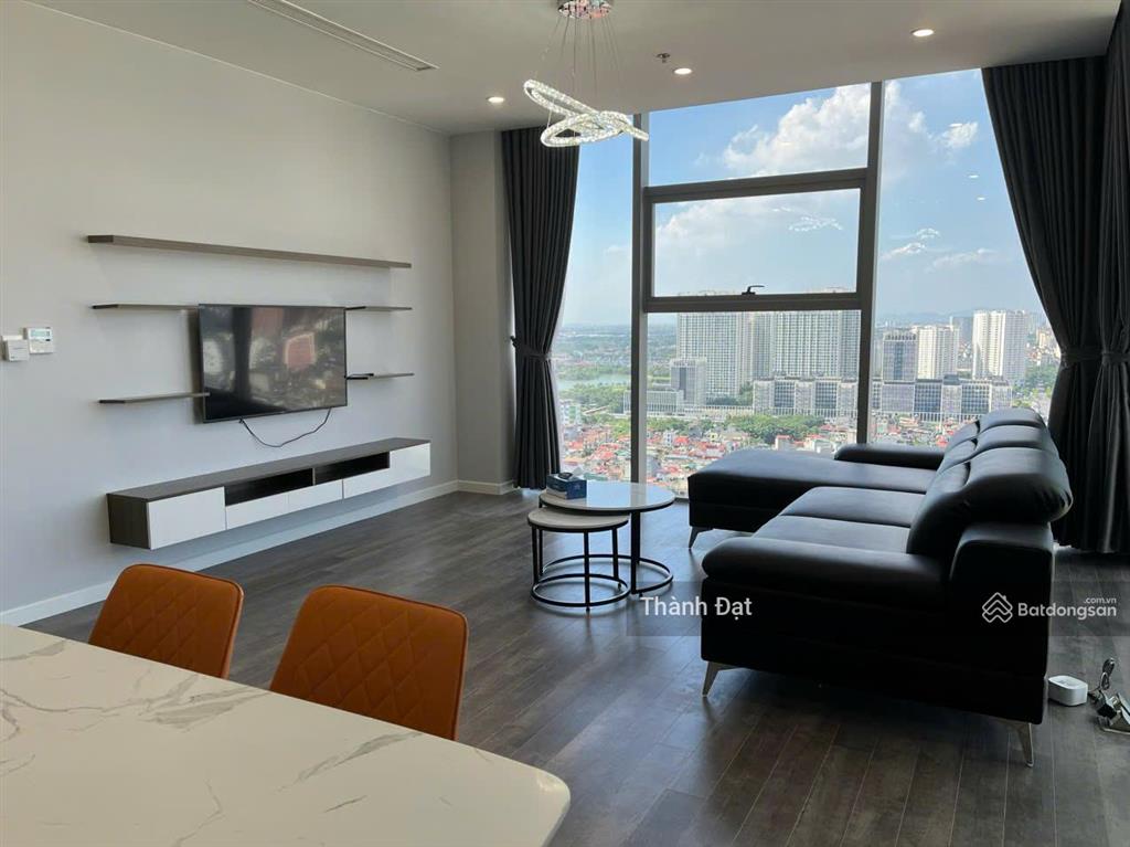 Chính chủ cần bán căn góc đông nam, 3pn dt107m2 full đồ tầng 18 toà the nine phạm văn đồng