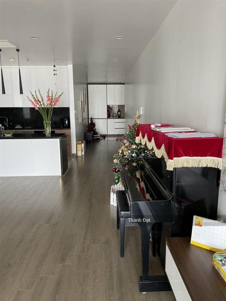 Cần cho thuê căn góc 3pn dt125m2 full đồ tầng trung đẹp , chung cư flc 265 cầu giấy