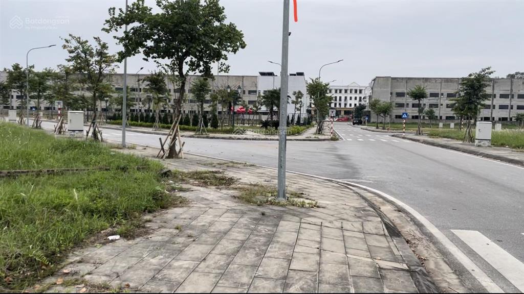 Cần tiền bán gấp lô góc dự án yên bình