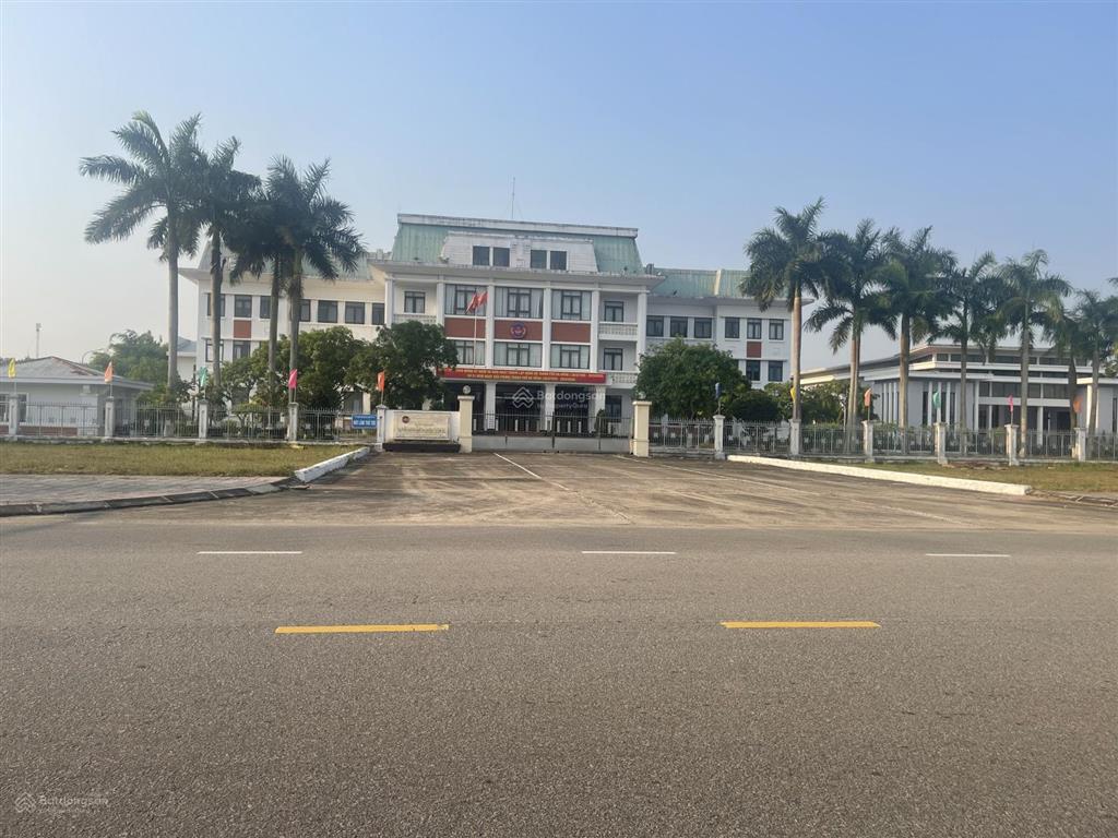 Lô đất nằm trên mặt tiền đường 24m mà có 2ty/lô