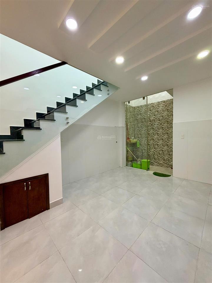 Chính chủ cho thuê nhà nguyên căn làm văn phòng ở gđ khu đồng bộ hẻm sát mặt tiền hoàng bật đạt