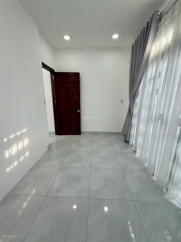 Chính chủ cho thuê nhà nguyên căn làm văn phòng ở gđ khu đồng bộ hẻm sát mặt tiền hoàng bật đạt