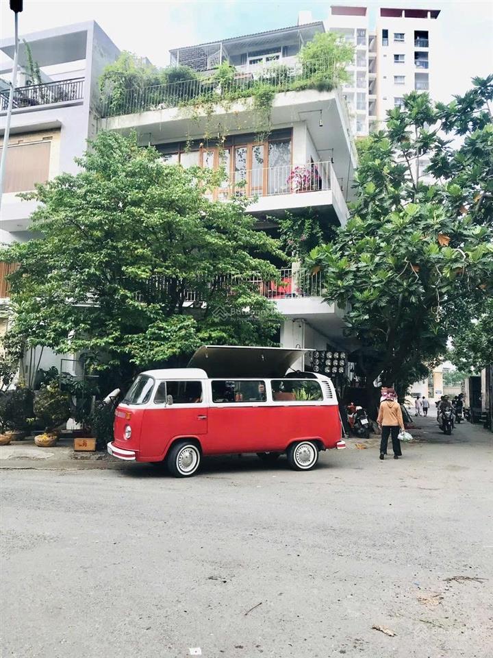 Biệt thự góc 2 mặt tiền, quận 2  cách lakeview city 400m  cách global city chỉ 700m  32 tỷ