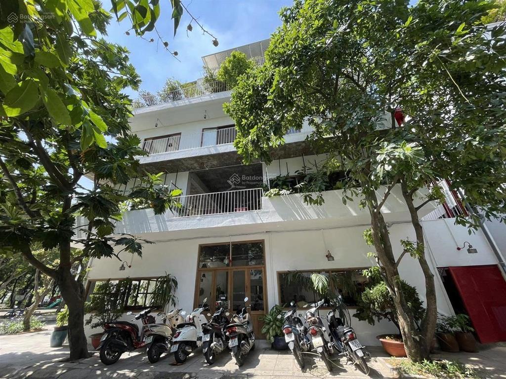 Biệt thự góc 2 mặt tiền, quận 2  cách lakeview city 400m  cách global city chỉ 700m  32 tỷ