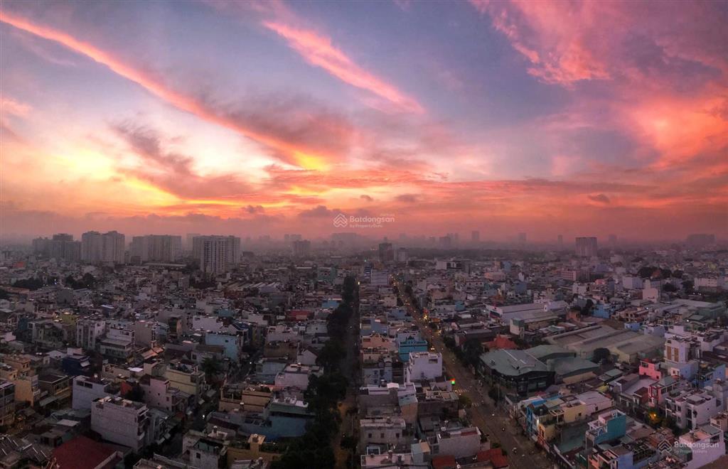 Tôi chính chủ bán căn hộ 2pn 2wc tầng cao view pháo hoa tô hiệu.