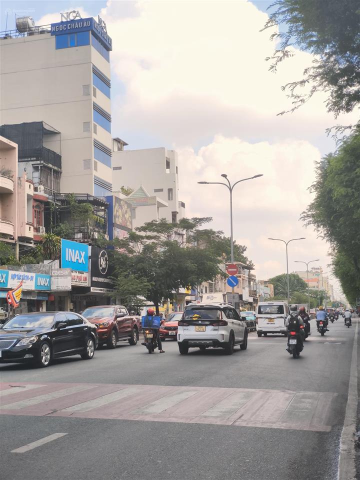 Hiếm mặt tiền đất thánh  khu bắc hải 4,3 nở hậu5,2x20m  3 tầng kinh doanh sầm uất