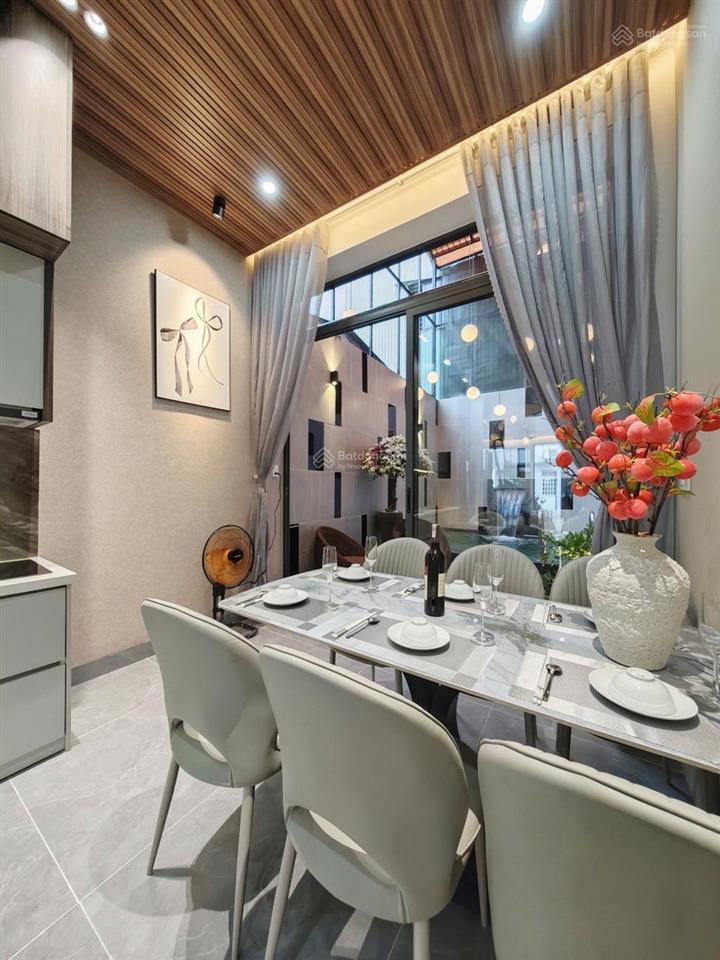Bán nhà riêng, đường nguyễn hoàng, 8,35 tỷ, 81 m2, giá cực chất hot!
