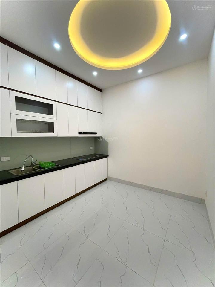 Cc bán nhà đống đa 42m 4 tầng mt 3.8 giá 7.85 tỷ. nội thất đẹp ngõ thông gần trườg chợ, bv, hồ...