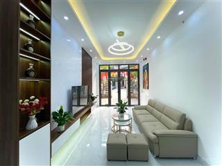 Cc bán nhà đống đa 42m 4 tầng mt 3.8 giá 7.85 tỷ. nội thất đẹp ngõ thông gần trườg chợ, bv, hồ...