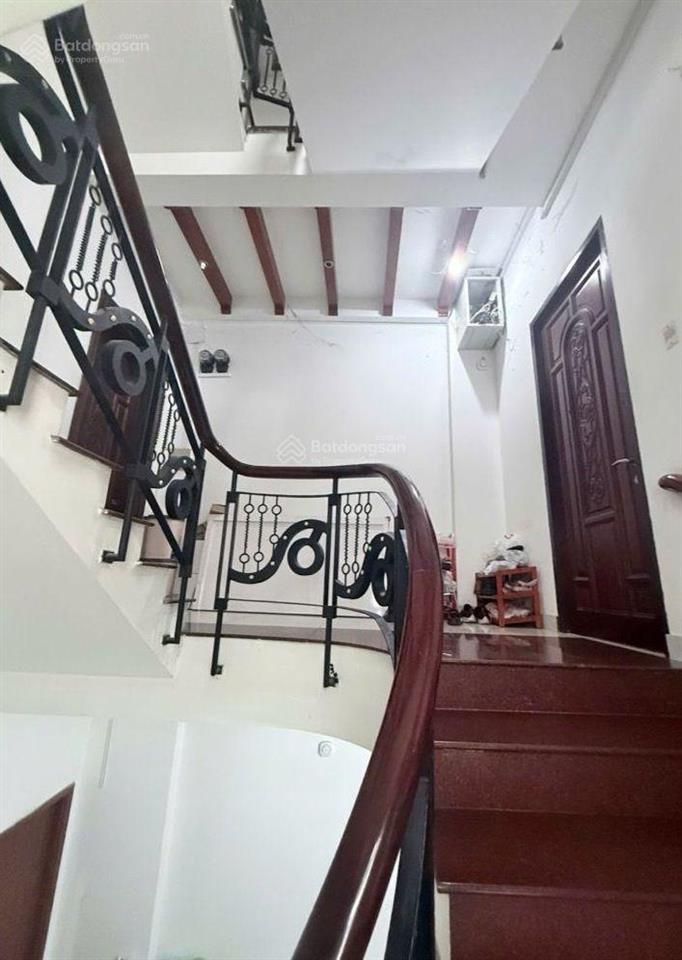 Bán gấp nhà đẹp, lạc long quân, hẻm ô tô tránh, 100m2, 5x20, 4 tầng bê tông cốt thép 9,9 tỷ.