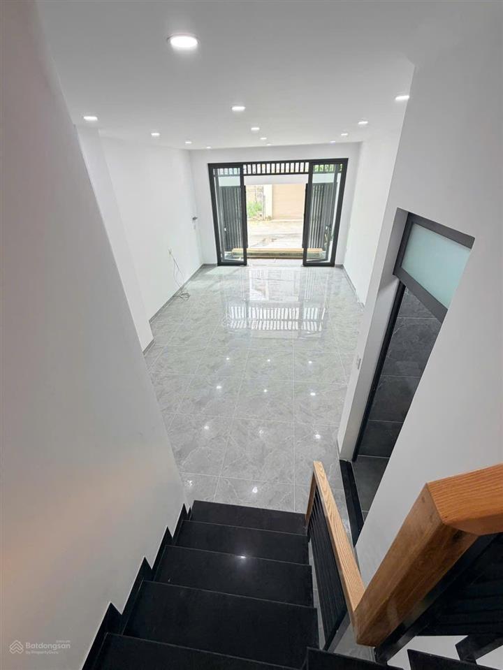 Bán nhà đường nguyễn khắc viện, bắc nha trang. dt 55m2 (ngang 4,6m). hướng đông