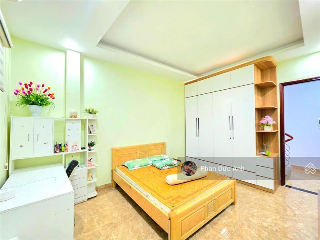 Bán nhà thịnh quang  50m t2  oto đỗ cửa  ngõ thông  vừa ở vừa kinh doanh lô góc 2 mặt tiền
