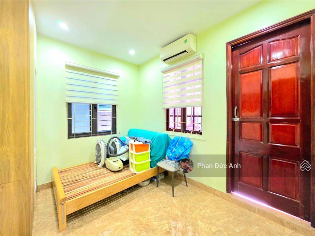 Bán nhà thịnh quang  50m t2  oto đỗ cửa  ngõ thông  vừa ở vừa kinh doanh lô góc 2 mặt tiền