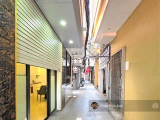 Bán nhà thịnh quang  50m t2  oto đỗ cửa  ngõ thông  vừa ở vừa kinh doanh lô góc 2 mặt tiền