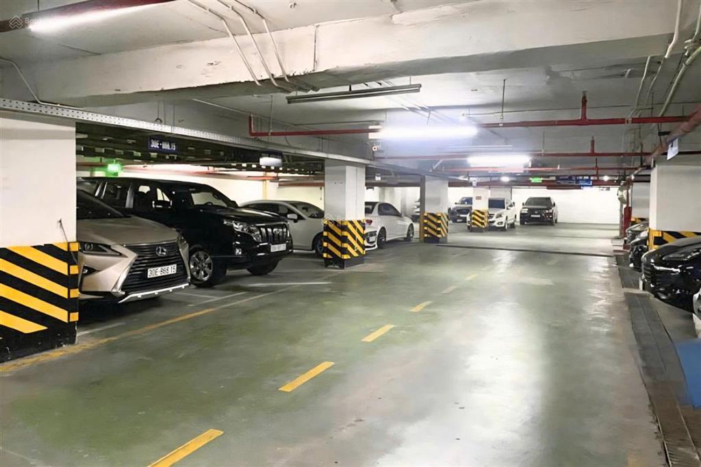 Cho thuê 250m2 sàn vp hạng b toà nhà diamond flower tower, giá hợp lý, sẵn bàn giao