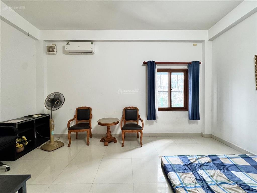 Siêu phẩm ngay nguyễn trọng tuyển  hxh 1 sẹt  6 tầng thang máy  105m  chỉ 28 tỷ tl