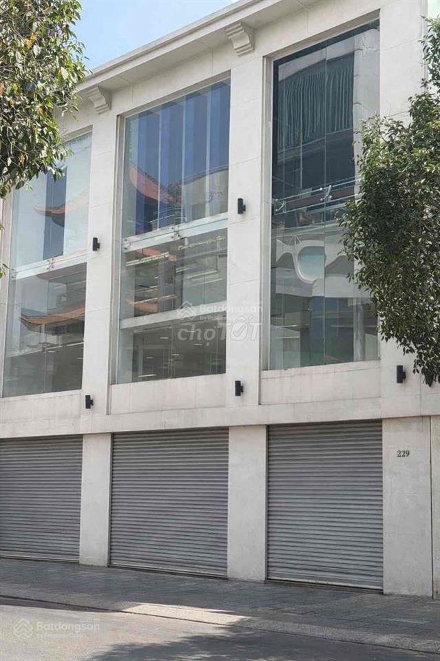 Cho thuê 3 căn phố liền kề tại 223225227 diện tích 490m2 tại nguyễn trãi, cầu ông lãnh, q1.