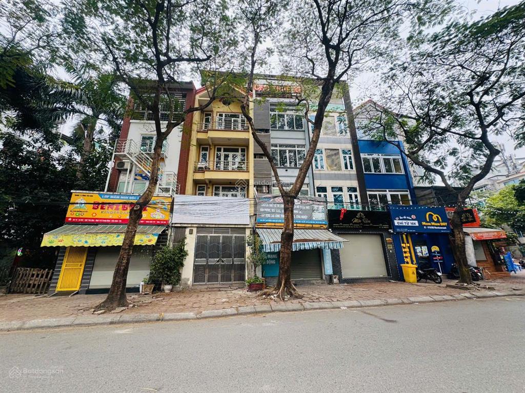 Chính chủ bán nhà phố trung kính đôi 36m2, 2 thoáng, vỉa hè 2 bên, kinh doanh sầm uất giá 13,8 tỷ.