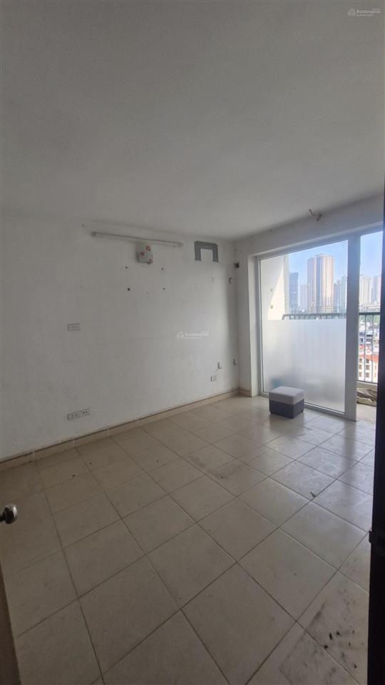 Bán căn 2n2w  17t1 vinaconex 3 nội thất cơ bản, bc tn 70m2 giá 5,55 tỷ, chuẩn giá có tl
