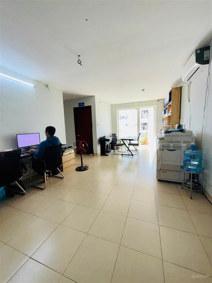 Bán căn 2n2w  17t1 vinaconex 3 nội thất cơ bản, bc tn 70m2 giá 5,55 tỷ, chuẩn giá có tl