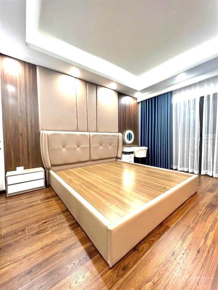 Gia đình đông người đừng bỏ lỡ  nhà đẹp nguyễn trãi giáp royal city  7 tầng thang máy  về ở ngay