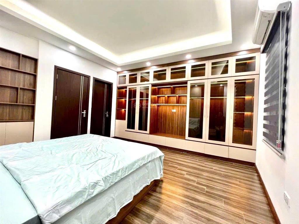 Gia đình đông người đừng bỏ lỡ  nhà đẹp nguyễn trãi giáp royal city  7 tầng thang máy  về ở ngay