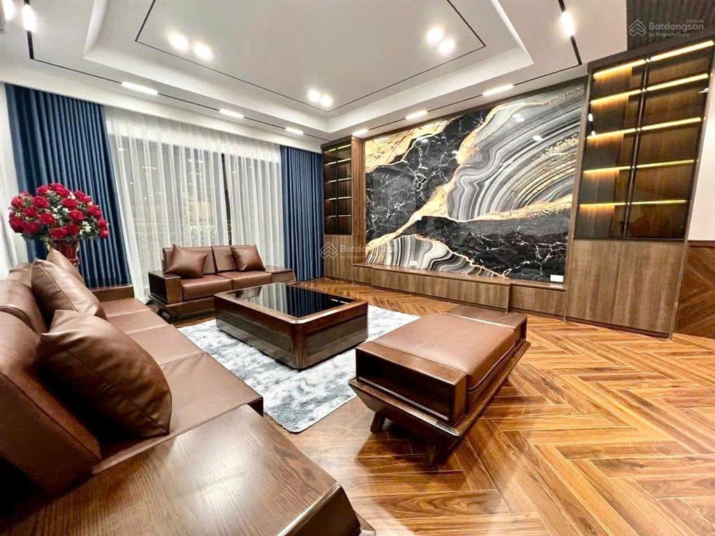 Gia đình đông người đừng bỏ lỡ  nhà đẹp nguyễn trãi giáp royal city  7 tầng thang máy  về ở ngay