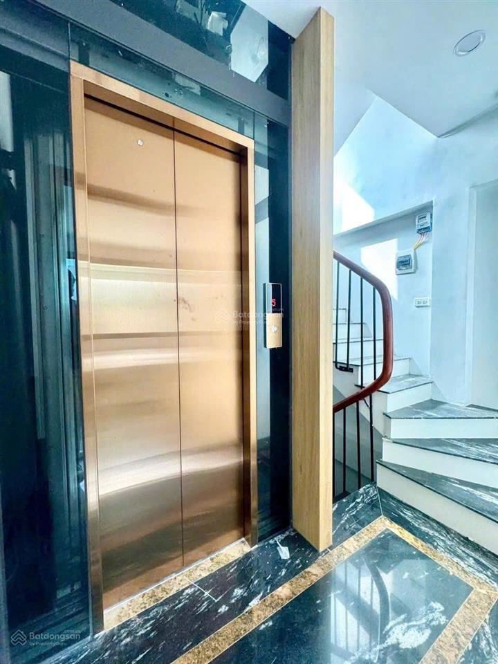 Nhà mới nguyễn trãi giáp royal city  7 tầng thang máy  nhiều phòng ngủ  ngõ nông gần phố