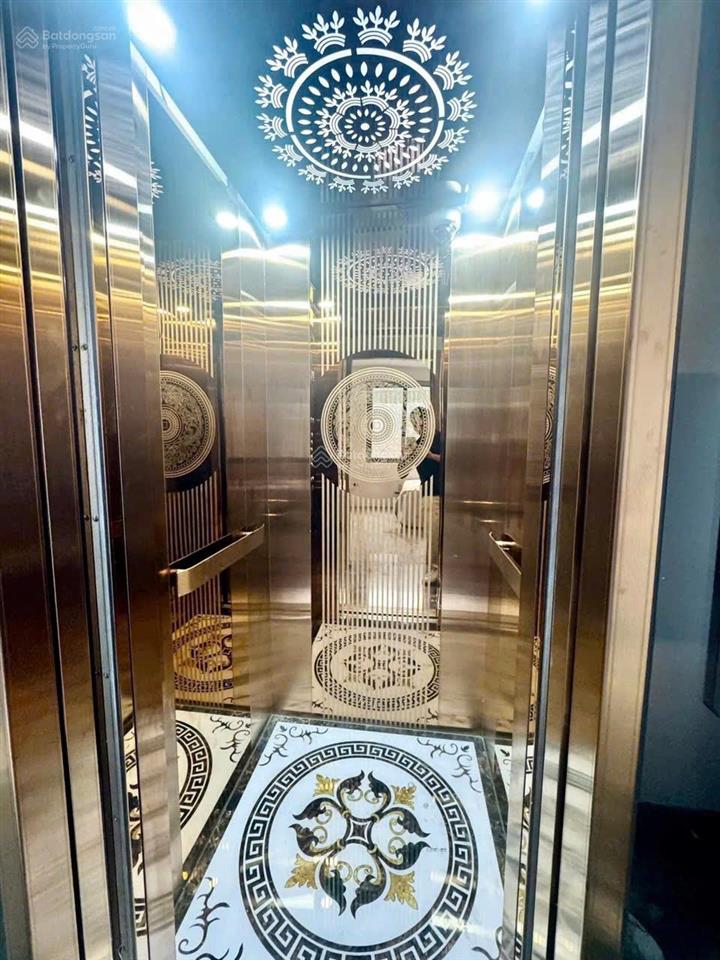 Nhà mới nguyễn trãi giáp royal city  7 tầng thang máy  nhiều phòng ngủ  ngõ nông gần phố